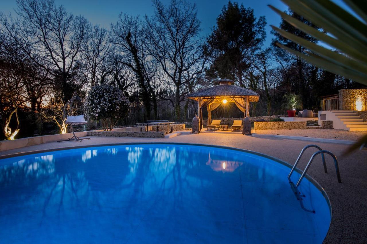 リル・シュル・ラ・ソルギュ El Sama-In , Piscine Chauffeeヴィラ エクステリア 写真